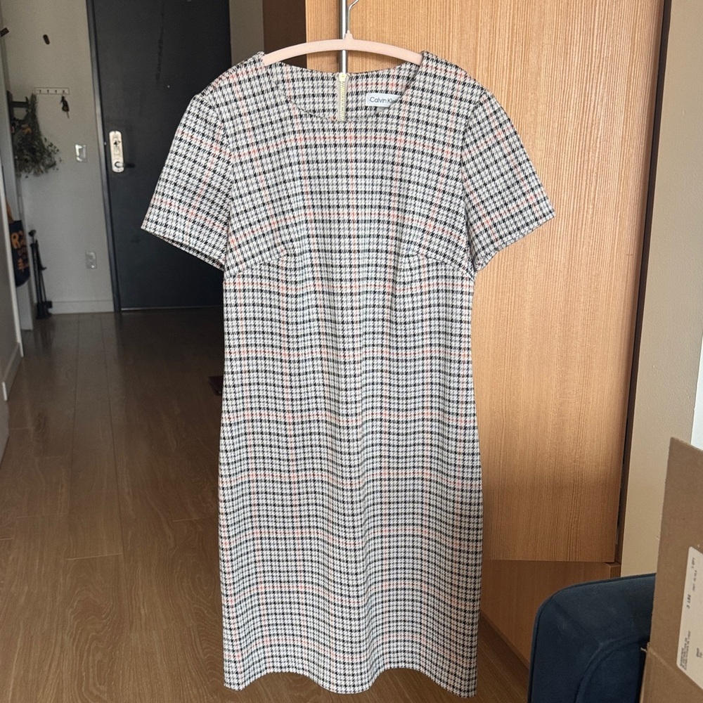 Calvin Klein Plaid Short Sleeve Dress size 6